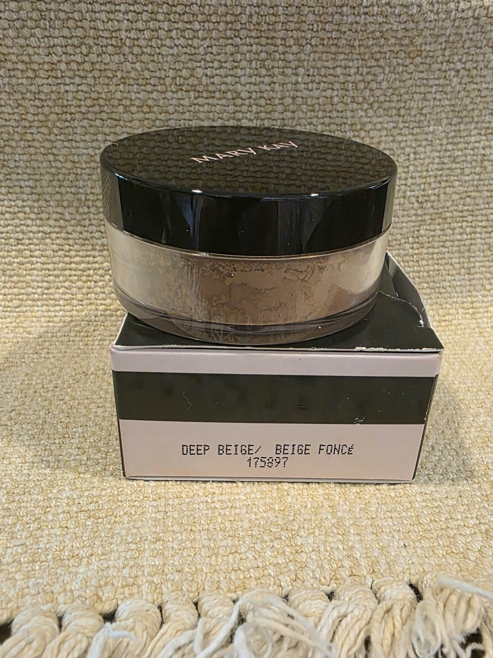 Mary Kay Loose Setting Powder — Deep Beige Compact